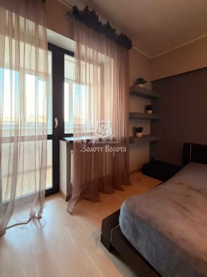 Фото Продаю 2 кімнатну квартиру, 101.5 кв. м, Грушевського вул.  Бровари, ціна: 100000 USD, код 9923