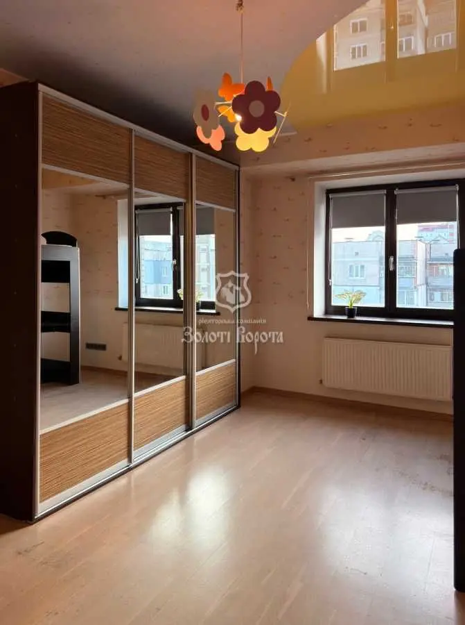 Фото Продаю 2 кімнатну квартиру, 101.5 кв. м, Грушевського вул.  Бровари, ціна: 100000 USD, код 9923