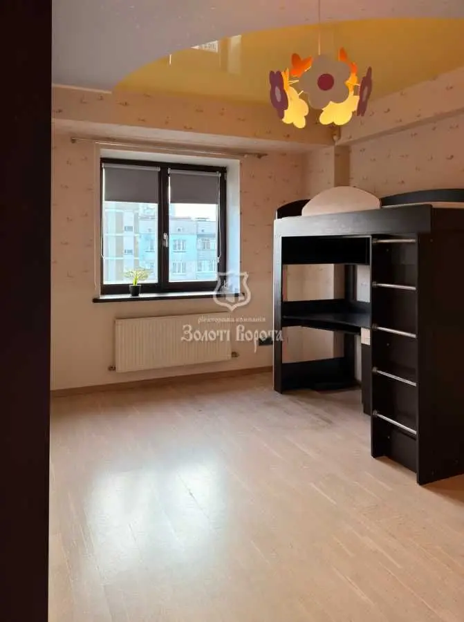 Фото Продаю 2 кімнатну квартиру, 101.5 кв. м, Грушевського вул.  Бровари, ціна: 100000 USD, код 9923