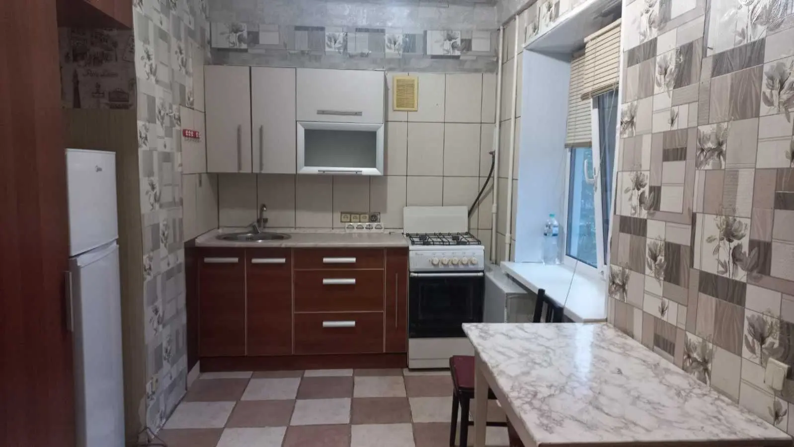 Фото Зняти 1 кімнатну квартиру, Дмитра Павличка просп. (Маршала Рокосовського)  Київ в довгострокову оренду, ціна: 8999 UAH, код 9944