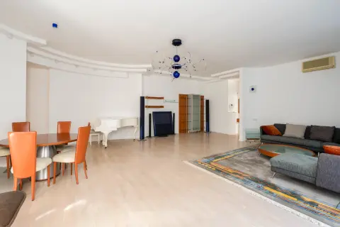 sale apartment Kyiv Shevchenkivskyi Centr Malopidvalna Street 12/10