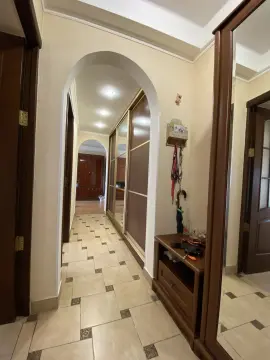 продаж квартири Київ Деснянський р-н  Ореста Левицького вул. 18