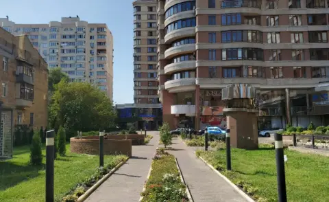 оренда торгівельної площі Київ Голосіївський р-н Нова Забудова Жилянська вул. 59