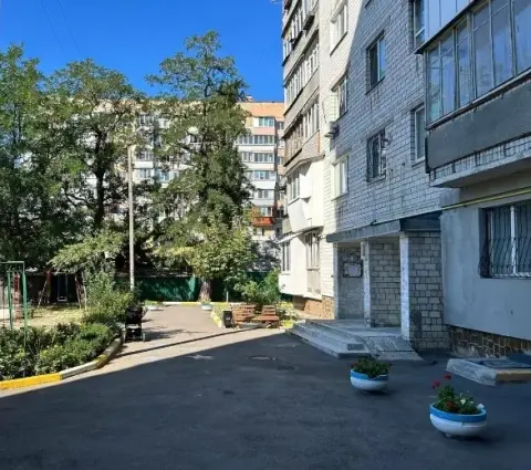 продажа квартиры Ирпень   Івана Драча ул. 15