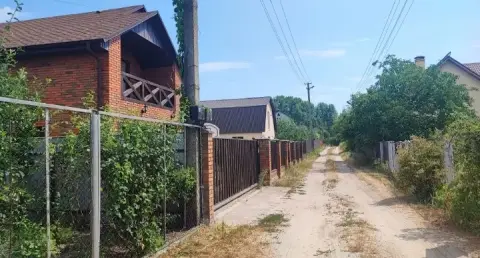 Ділянка 6 соток з комунікаціями  біля Київського моря,с.Лютіж — фото 9