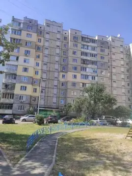 продаж квартири Київ Дарницький р-н Харківський масив Тростянецька вул. 8