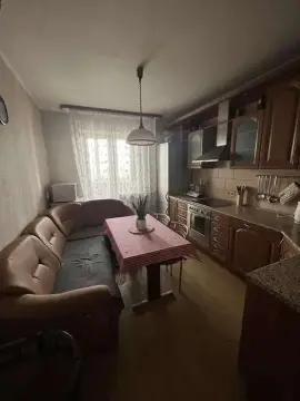 rent apartment Kyiv Darnytskyi Kharkivskyi-masyv Revutskoho Street 5