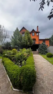 продаж будинку Музичі