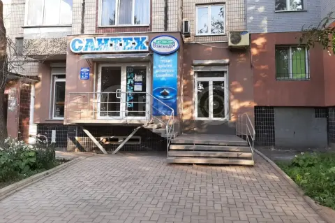 продаж торгівельної площі Кривий Ріг Саксаганський р-н  Івана Авраменка вул.