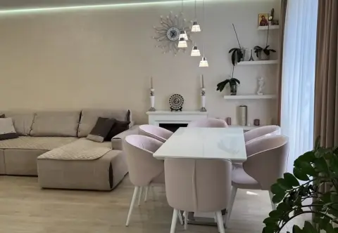 продаж квартири Київ Голосіївський р-н  Метрологічна вул. 54