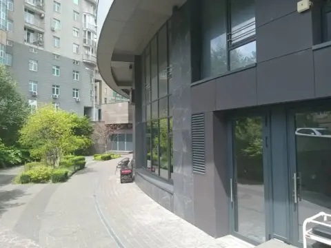rent retail Kyiv Pecherskyi Nyzhniy-Pechersk Buslivska Street 10