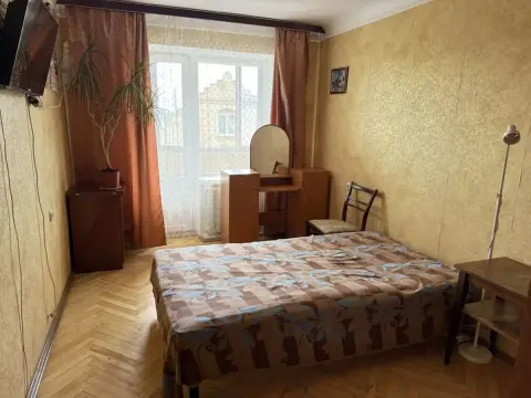 продаж квартири Київ Голосіївський р-н  Малокитаївська вул. 7