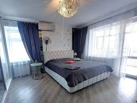 продаж квартири Одеса Суворовський р-н  Семена Палія вул. 64