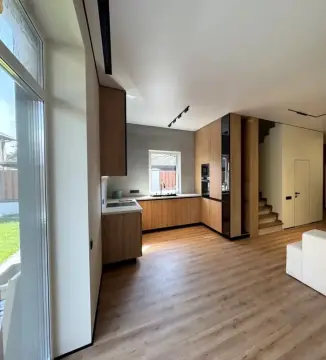 продаж будинку Київ Дарницький р-н Осокорки 49-а Садова вул.