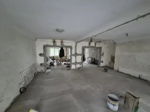 продаж торгівельної площі Київ Дніпровський р-н  Миропільська вул.