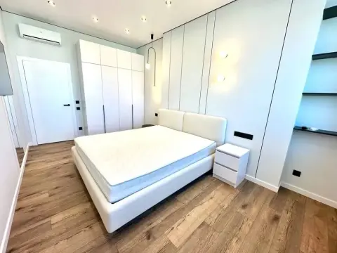 sale apartment Kyiv Shevchenkivskyi Shulyavka Beresteiska Avenue 11