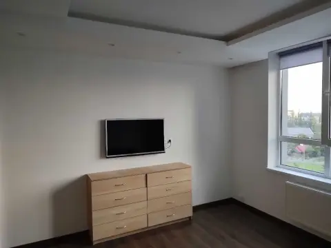 sale apartment Kyiv Darnytskyi Kharkivskyi-masyv Mykoly Bazhana Avenue 17