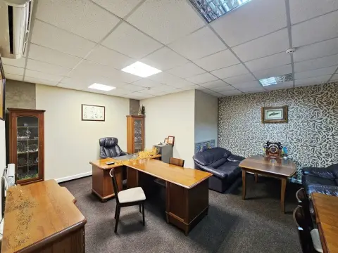 оренда офісу Київ Деснянський р-н Троєщина Рональда Рейгана вул. 24