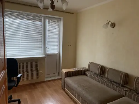 продаж квартири Харків Київський р-н  Героїв Праці вул. 12д
