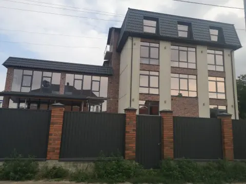 продаж офісу Київ Дарницький р-н Харківський масив Ташкентська вул. 26
