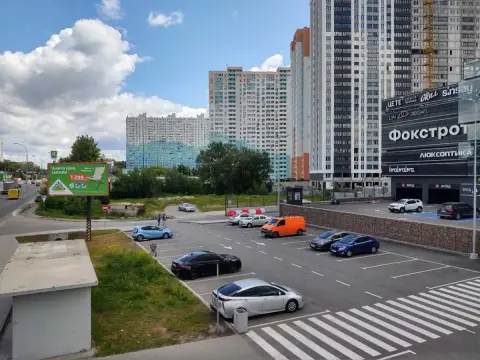 sale retail Kyiv Holosiivskyi Teremky Odeskyi Overpass