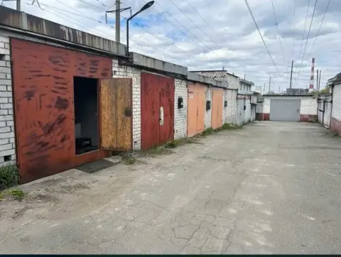 продаж паркінгу Київ Деснянський р-н Троєщина Пухівська вул.