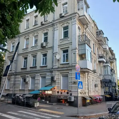 продаж квартири Київ Печерський р-н Печерськ Івана Мазепи вул.