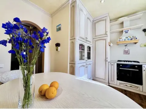 sale apartment Kyiv Pecherskyi Nyzhniy-Pechersk Mykhaila Boichuka Street 15