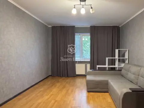 sale apartment Rohoziv   Vitchyznyana street