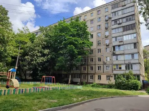 продаж квартири Київ Голосіївський р-н Теремки Композитора Лятошинського вул.