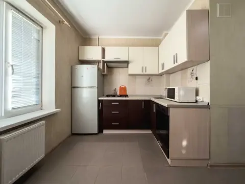 продаж квартири Київ Дніпровський р-н  Райдужна вул. 69