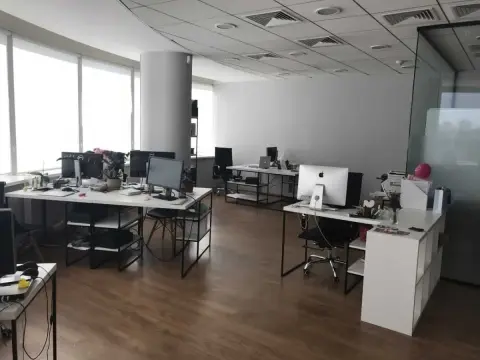 rent office Kyiv Dniprovskyi Livoberezhnyi-masyv Yevhena Sverstiuka Street 2а