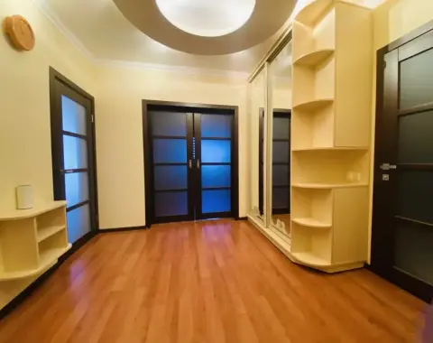 продаж квартири Київ Дарницький р-н Осокорки Бориса Гмирі вул. 9в