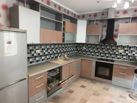 продаж квартири Київ Шевченківський р-н  Золотоустівська вул. 50