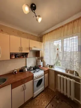 продаж квартири Дніпро Індустріальний р-н  Осіння вул. 3
