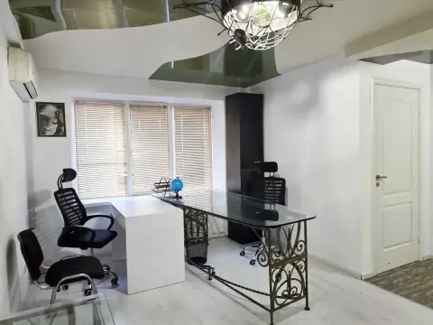 rent office Kyiv Pecherskyi Lypky Klovskyi Descent 12