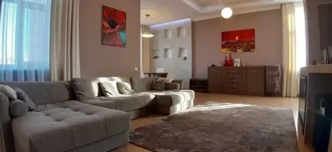 продаж квартири Київ Шевченківський р-н  Дмитрівська вул. 66а