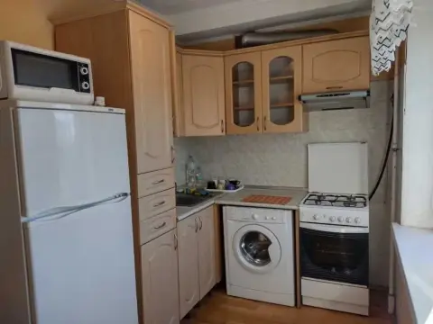 продаж квартири Київ Деснянський р-н Лісовий масив Братиславська вул. 18