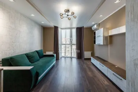 sale apartment Kyiv Darnytskyi Poznyaky Dragomanova Street 2