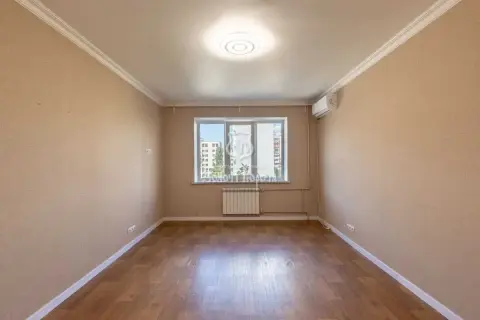 sale apartment Kyiv Darnytskyi Kharkivskyi-masyv Dekabrystiv Street 5