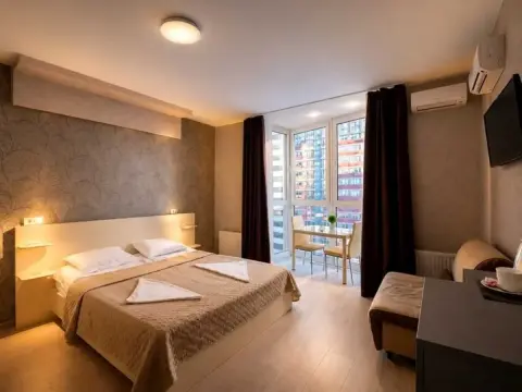 sale apartment Kyiv Darnytskyi Poznyaky Dragomanova Street 2а