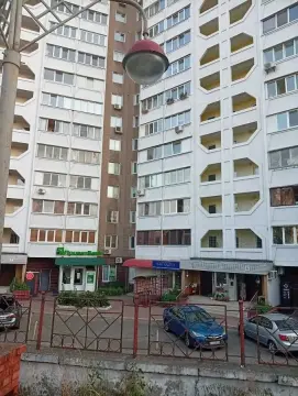 продаж квартири Київ Дарницький р-н Харківський масив Харківське шосе 56