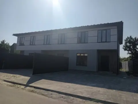 продаж будинку Київ Дарницький р-н Осокорки 87-а Садова вул.