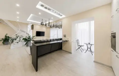 продажа квартиры Киев Шевченковский р-н  Дмитриевская ул. 45