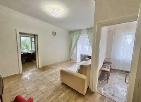 rent apartment Kyiv Pecherskyi Pechersk Yevhena Hutsala Lane