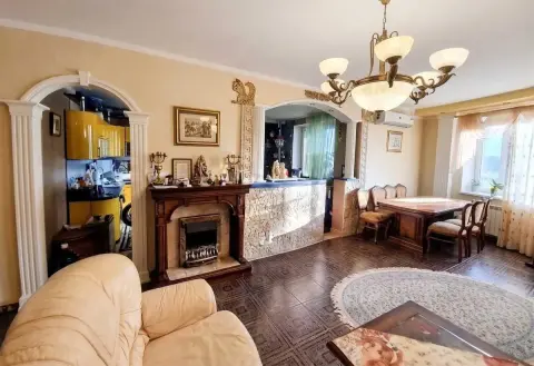 sale apartment Kyiv Darnytskyi Poznyaky Anny Akhmatovoi Street 47