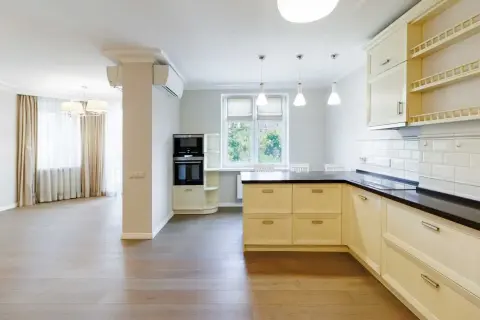 продажа квартиры Киев Шевченковский р-н  Дмитриевская ул. 75