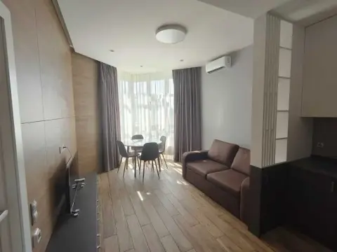 rent apartment Kyiv Pecherskyi Nyzhniy-Pechersk Saperne Pole Street 12