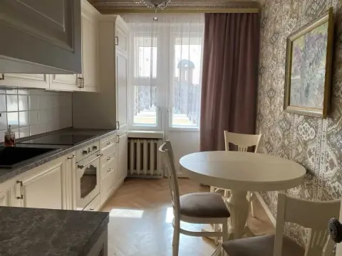 rent apartment Kyiv Pecherskyi Pechersk Lesi Ukrainky Boulevard 21Б