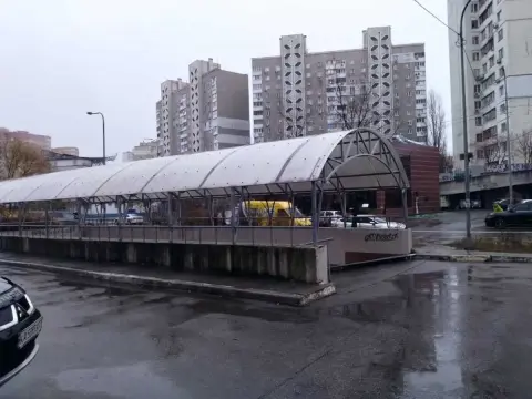 продаж паркінгу Київ Дарницький р-н Осокорки Олександра Мишуги вул. 8
